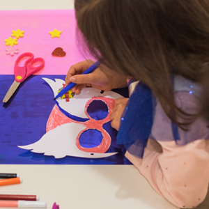 Child-making-mask_weeroes Child-making-mask_weeroes